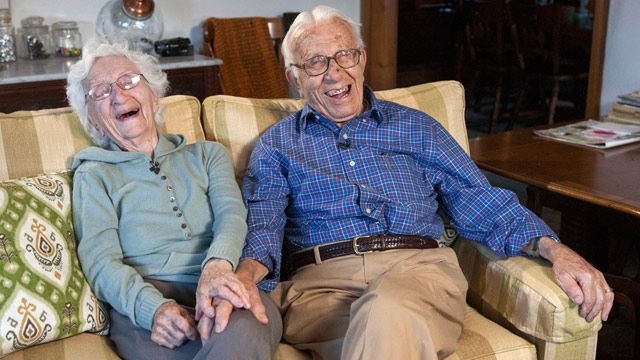 Fotografía de una pareja anciana