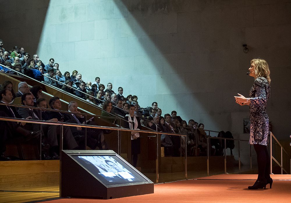 Photograph of Pilar Jerico at the Palacio de Congresos