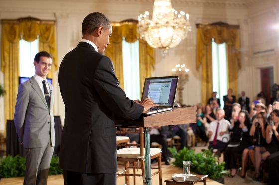 Foto de Barack Obama haciendo una presentación